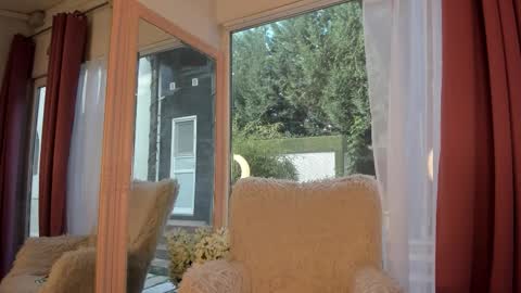 Snapshot of mia__milan chatting on October 10, 6:34 am Mia Milan online show from October 10, 6:34 am