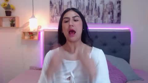 M I A  A Y R A online show from October 10, 3:11 pm