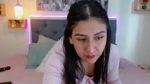 M I A  A Y R A online show from November 22, 3:55 pm