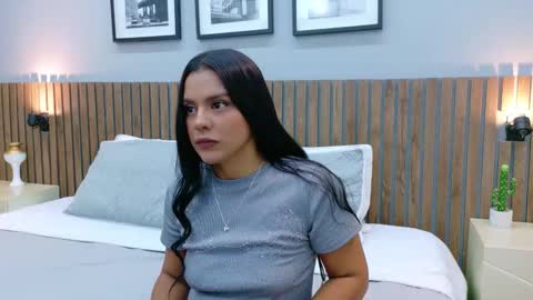 Mia Bellefort online show from February 4, 8:58 pm