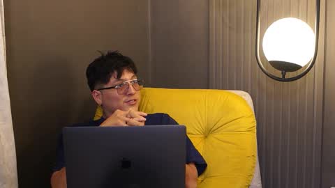 Belmont and Mia online show from March 28, 7:13 pm