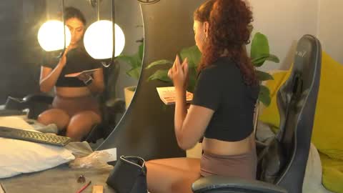 Snapshot of mia_belmont chatting on May 29, 7:01 pm Belmont and Mia online show from May 29, 7:01 pm