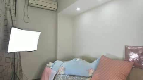 Ami online show from February 17, 7:53 pm