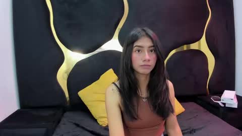 mia_clark18 online show from October 14, 4:52 pm