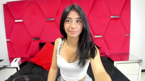 mia_clark18 online show from October 17, 8:00 pm