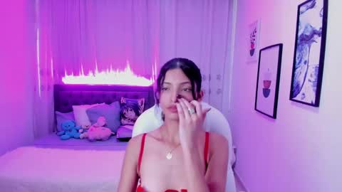 Mia online show from November 22, 7:24 pm