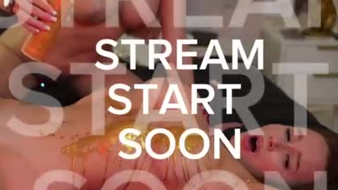 Snapshot of mia_cloudy chatting on July 14, 2:34 pm Mia and friends online show from July 14, 2:34 pm