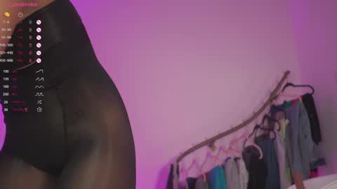 Anna online show from February 24, 8:25 pm