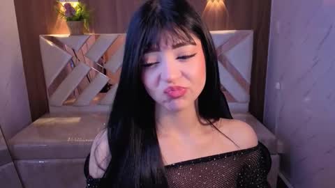 mia_collins_b online show from December 14, 1:16 pm