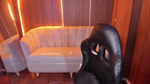 mia_collins_b online show from December 21, 12:56 pm