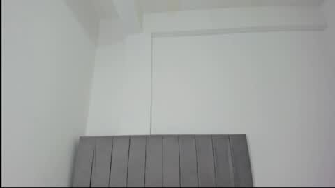 Snapshot of mia_cute25 chatting on January 13, 12:43 pm online show from January 13, 12:43 pm