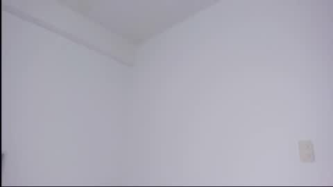 Snapshot of mia_cute25 chatting on January 17, 3:06 pm online show from January 17, 3:06 pm