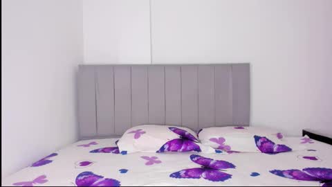 Snapshot of mia_cute25 chatting on January 18, 3:05 pm online show from January 18, 3:05 pm