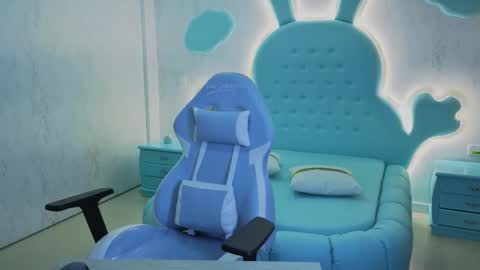 Snapshot of mia_cuttee chatting on October 20, 3:29 am Mia Cuttee online show from October 20, 3:29 am