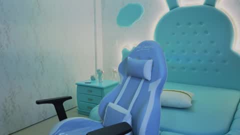 Snapshot of mia_cuttee chatting on October 30, 3:30 am Mia Cuttee online show from October 30, 3:30 am