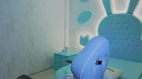 Snapshot of mia_cuttee chatting on October 31, 3:29 am Mia Cuttee online show from October 31, 3:29 am