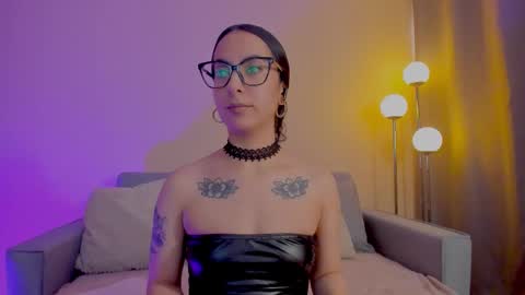 Sarah Luna online show from March 3, 7:42 pm