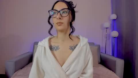 Sarah Luna online show from April 14, 12:22 pm