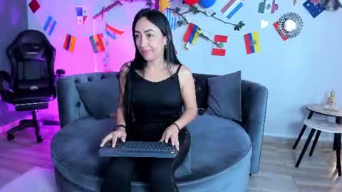 mia_davis__ online show from June 30, 11:22 am