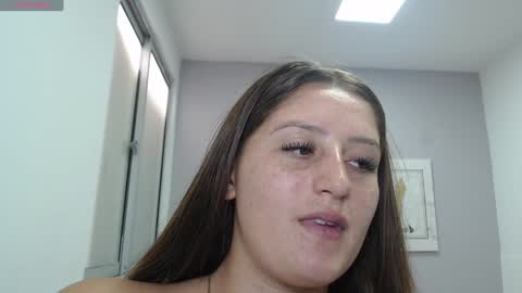 Mia online show from January 20, 4:01 pm