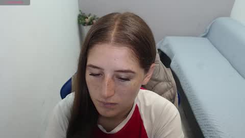 Mia online show from November 12, 1:44 pm