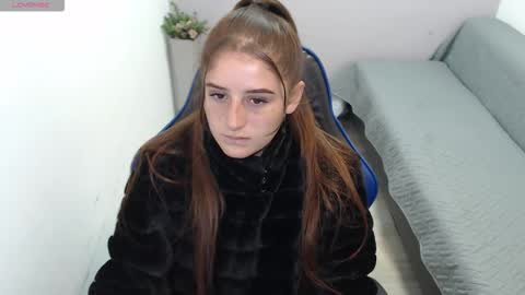 Mia online show from December 15, 2:10 pm