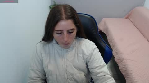 Mia online show from February 9, 1:59 pm