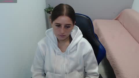 Mia online show from February 11, 1:27 pm