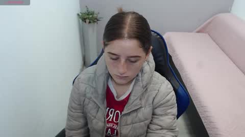 Mia online show from February 24, 1:53 pm