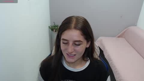 Mia online show from February 26, 2:27 pm