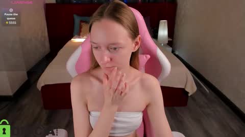 mia_e1fie online show from January 6, 1:09 am