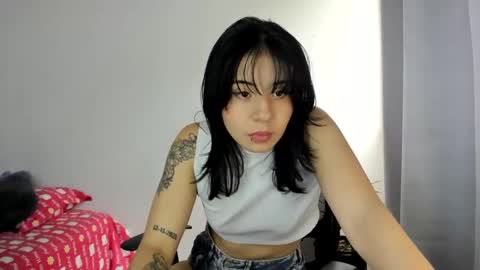 Snapshot of mia_feets chatting on March 3, 3:31 pm Mia online show from March 3, 3:31 pm