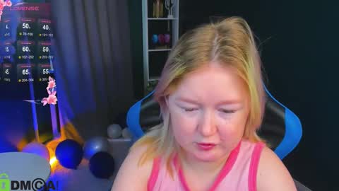 Mia online show from October 9, 8:23 am