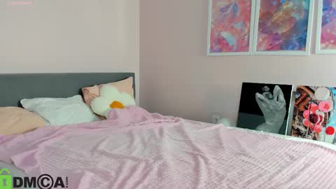 Mia online show from November 27, 3:08 am