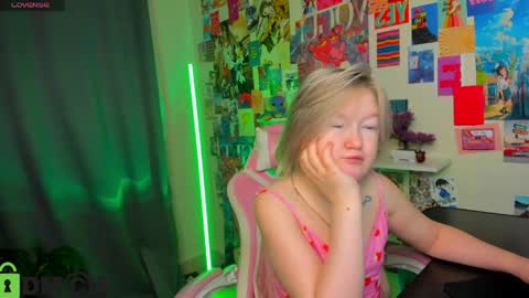 Mia online show from April 22, 2:36 am