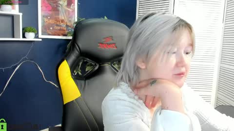 Snapshot of mia_ferd chatting on May 28, 3:04 am Mia online show from May 28, 3:04 am