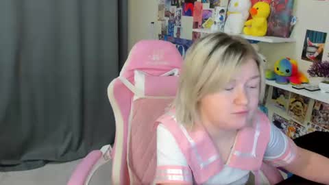 Mia online show from July 3, 3:02 am