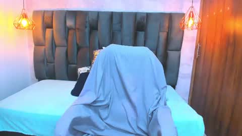 mia_ferrer18 online show from June 18, 1:15 pm