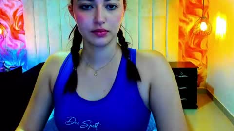mia_ferrer18 online show from June 22, 12:57 pm