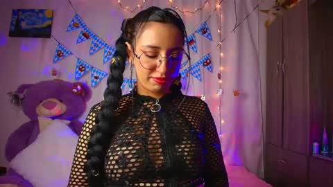 Snapshot of mia_flames chatting on September 26, 12:47 am Mia flames online show from September 26, 12:47 am