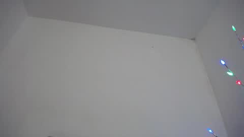 M I A online show from December 16, 10:42 am