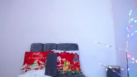 M I A online show from December 21, 2:35 pm