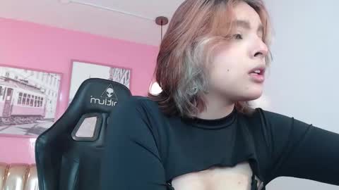 Mia online show from October 23, 12:48 pm