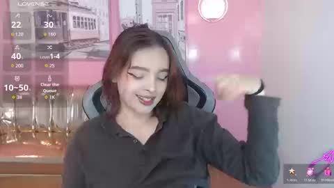 Snapshot of mia_foster_t chatting on January 6, 1:15 pm Mia online show from January 6, 1:15 pm