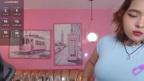 Snapshot of mia_foster_t chatting on January 7, 1:24 pm Mia online show from January 7, 1:24 pm