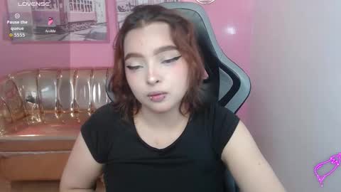 Snapshot of mia_foster_t chatting on January 13, 1:05 pm Mia online show from January 13, 1:05 pm