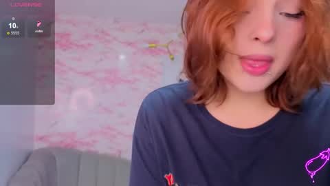 Snapshot of mia_foster_t chatting on February 11, 1:38 pm Mia online show from February 11, 1:38 pm