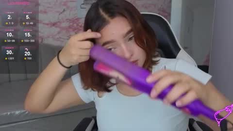 Snapshot of mia_foster_t chatting on February 18, 1:18 pm Mia online show from February 18, 1:18 pm