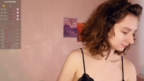 Mia  online show from February 9, 9:05 am