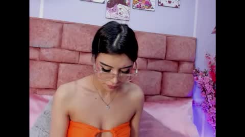 I am mia  online show from May 28, 11:18 am